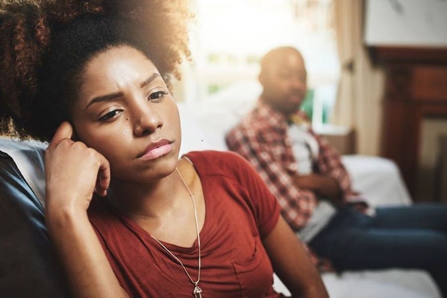 7 Signs Your Girlfriend Does Not Respect You